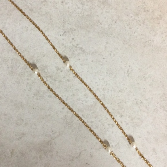 Avon gold chain with Pearl necklace - Picture 4 of 7